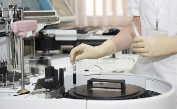 Laboratory, test tubes, healthcare worker — A Simple Guide to Buying Cannabis Vaporizer