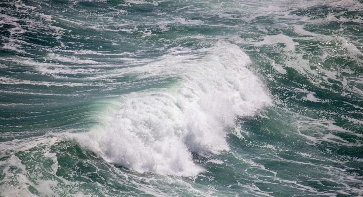 Wave, surf, breaking — Best Weed Delivery Ottawa